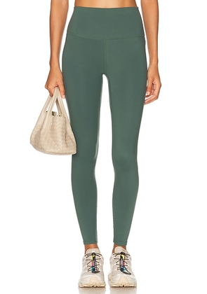 Varley Freesoft High Rise 25 Legging in Cilantro - Green. Size L (also in M, XS).