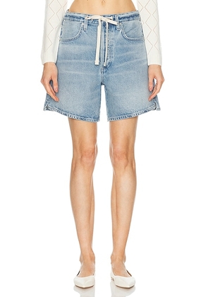 Citizens of Humanity Brynn Drawstring Short in Jesamyn - Denim-Light. Size 24 (also in 25, 26, 27, 28, 29, 30, 31, 32, 33).