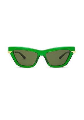 Bottega Veneta Combi Cat Eye Sunglasses in Transparent Btv Green - Green. Size all.