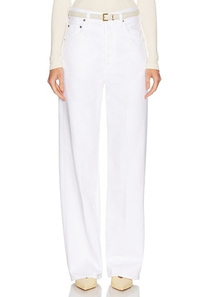 Citizens of Humanity Ayla Baggy Jeans in Canyon - White. Size 23 (also in 24, 25, 26, 27, 28, 29, 30, 32, 34).
