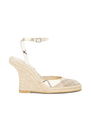 Burberry Mews Espadrille Wedge in Cotton Ip Check - Tan. Size 37 (also in 37.5, 38, 38.5, 39, 39.5, 40).