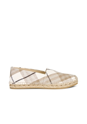 Burberry Mews Espadrille Flat in Cotton Ip Check - Beige. Size 36.5 (also in 36, 37, 37.5, 38.5, 40).