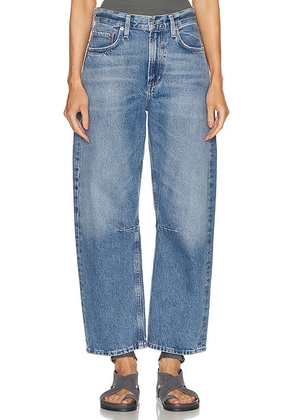 Citizens of Humanity Miro Relaxed Wide Leg Jeans in Pacifica - Denim-Medium. Size 26 (also in 24, 25, 27, 28, 29, 30, 31, 32, 33, 34).