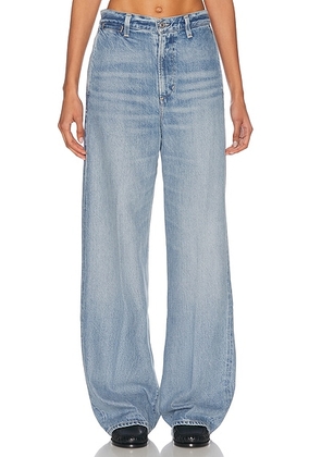Citizens of Humanity Ayla Polish Trouser Jeans in Chalice - Blue. Size 24 (also in 23, 25, 26, 27, 29, 30, 32).