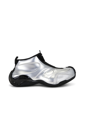 Balenciaga Basketball Sneaker in Silver & Black - Metallic Silver. Size 43 (also in 41).