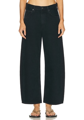 AGOLDE Low Curve Crop Jeans in Crushed - Black. Size 26 (also in 24, 25, 27, 28, 29, 30, 31, 32, 33, 34).