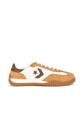 Converse Run Star Trainer in Incensed  Egret  & Grounded - Brown. Size M13 (also in M10 / W11.5, M10.5 / W12, M8.5 / W10, M9 / W10.5, M9.5 / W11).