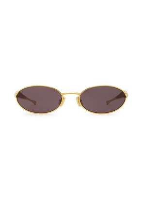 Bottega Veneta Sardine Sunglasses in Gold & Grey - Metallic Gold. Size all.