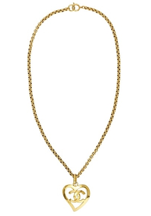 chanel Chanel 1995 CC Heart Necklace in Gold - Metallic Gold. Size all.