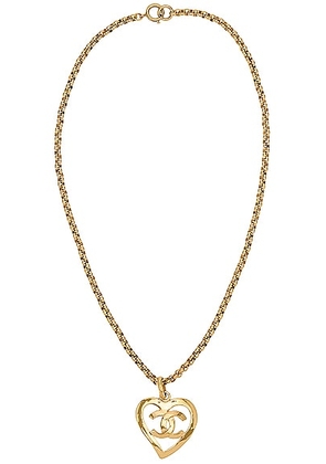 chanel Chanel 1995 CC Heart Necklace in Gold - Metallic Gold. Size all.