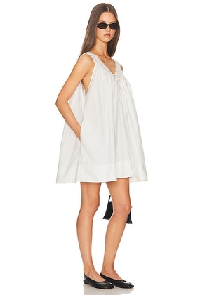 Helsa Mini Dress With Lace in Tech Poplin in White - White. Size L (also in M, S, XL).
