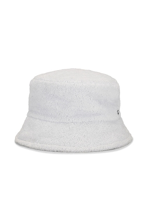 chanel Chanel Terrycloth CC Bucket Hat in White - White. Size M (also in ).