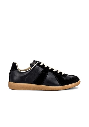 Maison Margiela Replica Sneakers in Black - Black. Size 40 (also in 40.5, 41, 41.5, 42, 42.5).