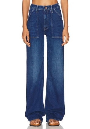 MOTHER The Patch Maven Heel Jeans in Coastal Colors - Denim-Medium. Size 30 (also in ).