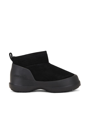 MOON BOOT Luna Low Suede Boot in Black - Black. Size 35 (also in 36).