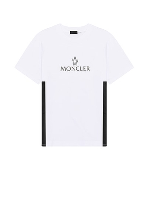 Moncler T-Shirt in White - White. Size L (also in M, S).