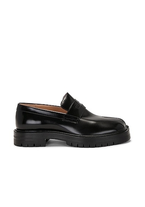 Maison Margiela Tabi County Loafer in Black - Black. Size 42 (also in 44).