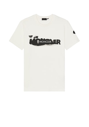 Moncler Short Sleeve Tee in Jet Stream - White. Size M (also in XL/1X).