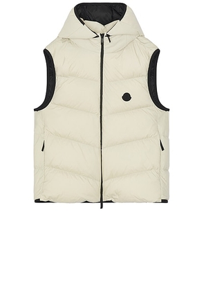 Moncler Guersac Puffer Vest in Agate Gray - Light Grey. Size 1 (also in ).