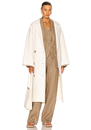 Loulou de Saison Borneo Coat in Ivory - Ivory. Size 38 (also in 36, 40).