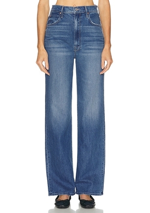 MOTHER High Waisted Tunnel Vision Sneak Jeans in Field Trip - Blue. Size 25 (also in 24, 27, 28, 29, 30, 33, 34).