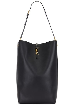 Saint Laurent Le 37 Oversized Bucket Bag in Nero - Black. Size all.