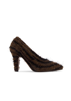 The Row Prudens Pump in Laquer Brown - Brown. Size 36.5 (also in 36, 37, 37.5, 38, 38.5, 40).