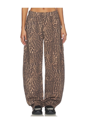 AFRM Ryan Barrel Sweatpant in Brown. Size M. Also in L, S, XL, XS.