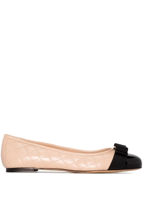 Ferragamo quilted ballerina shoes - Neutrals