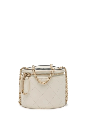CHANEL Pre-Owned 2021 Quilted Lambskin Chain and Charm Case vanity bag - White