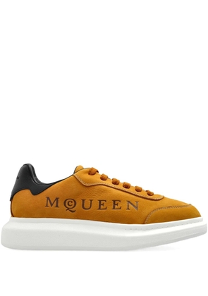 Alexander McQueen Oversized sneakers - Brown
