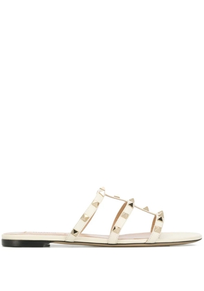 Valentino Garavani Rockstud flat sandals - White