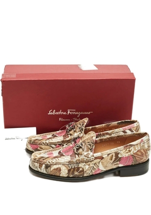 Ferragamo Pre-Owned printed bit loafer - Brown