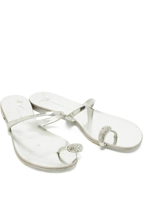 Giuseppe Zanotti toe-ring crystal-embellished sandal - Silver
