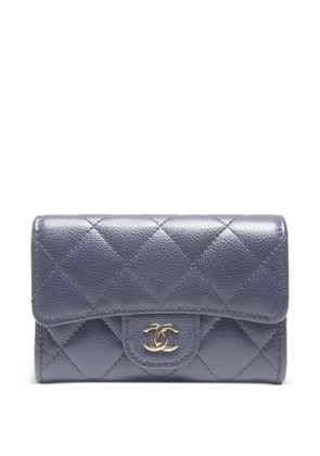 CHANEL Pre-Owned 2022-2025 interlocking-CC caviar-leather wallet - Blue