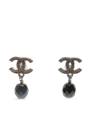 CHANEL Pre-Owned 2008 CC drop earrings - Silver