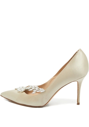 Manolo Blahnik Nadira crystal-embellished pumps - Neutrals