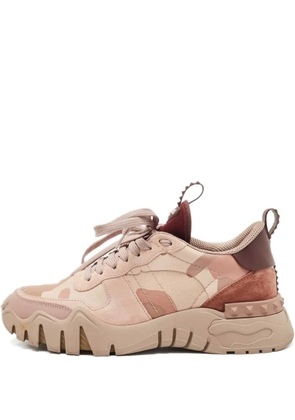 Valentino Garavani Pre-Owned camouflage sneakers - Pink