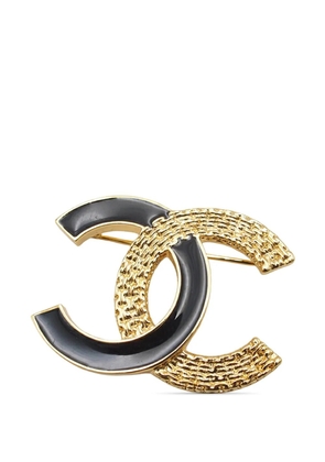 CHANEL Pre-Owned 2024 CC Gold Plated Enamel Brooch costume brooch - Black