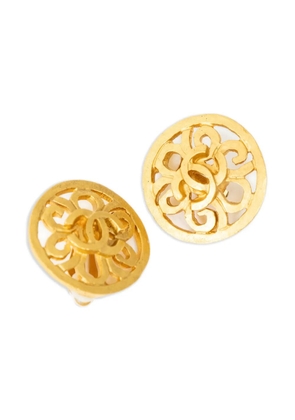 CHANEL Pre-Owned CC cut-out earrings - Gold