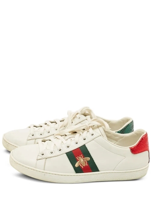 Gucci Pre-Owned Bee-motif sneakers - White