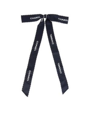 CHANEL Pre-Owned logo-embroidered Bow brooch - Black