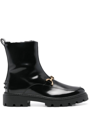 Tod's logo-plaque ankle boots - Black