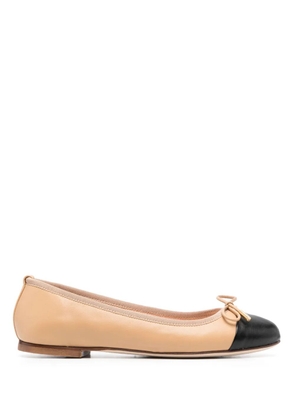 Scarosso contrasting-toecap leather ballerina shoes - Neutrals
