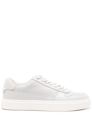 Calvin Klein logo-print leather sneakers - Grey