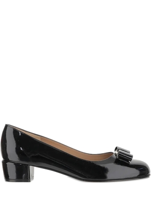 Ferragamo 30mm Vara patent-leather pumps - Black