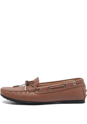 Tod's leather pebble-texture loafers - Brown