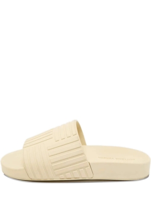 Bottega Veneta Pre-Owned geometric rubber slides - Neutrals