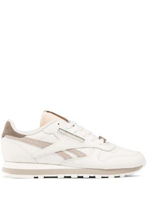 Reebok panelled low-top sneakers - White