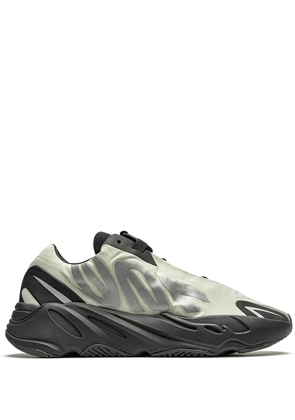 adidas Yeezy Boost 700 MNVN 'Bone' sneakers - Black